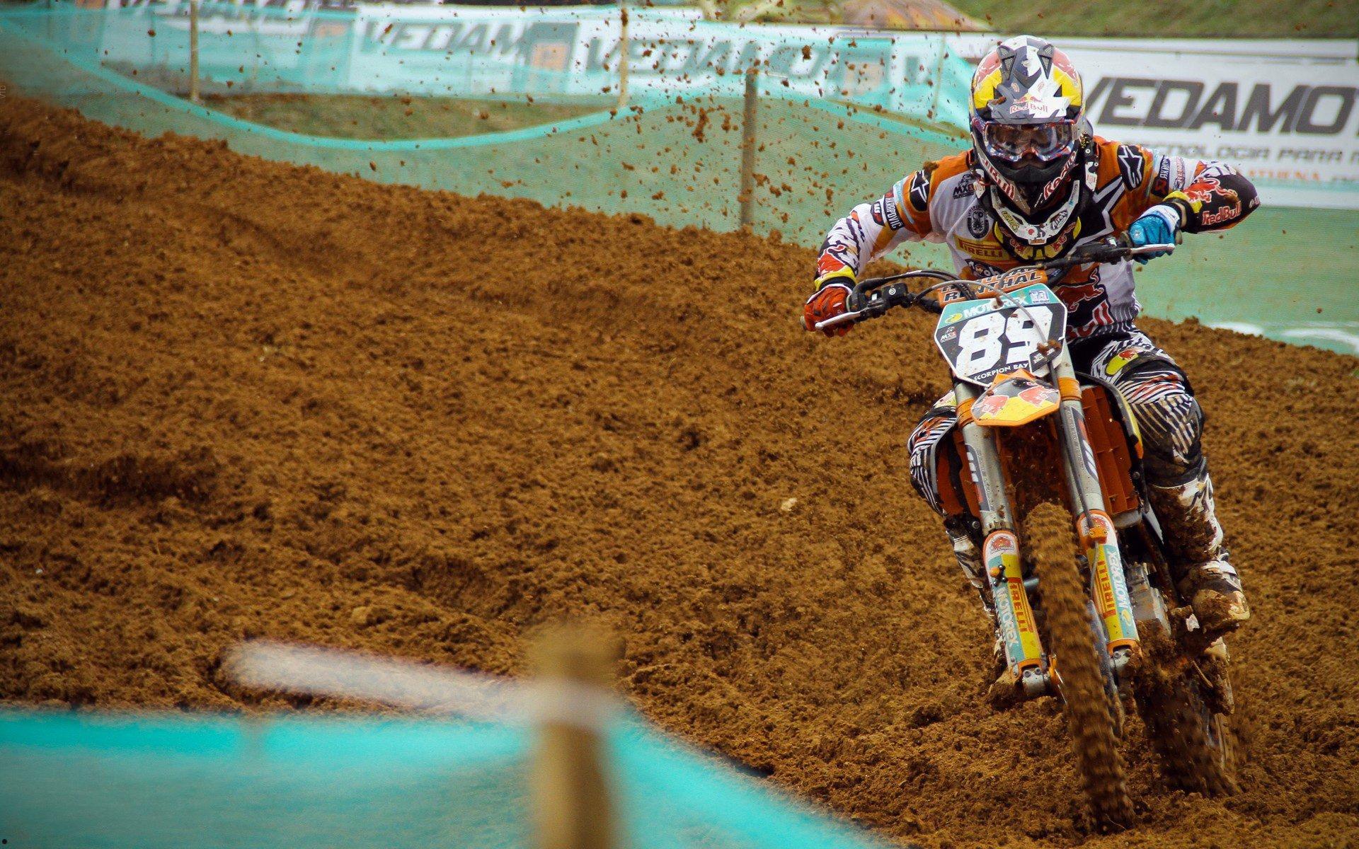 丁彦雨航伤缺揭幕战引关注，东契奇确认出战点燃新赛季